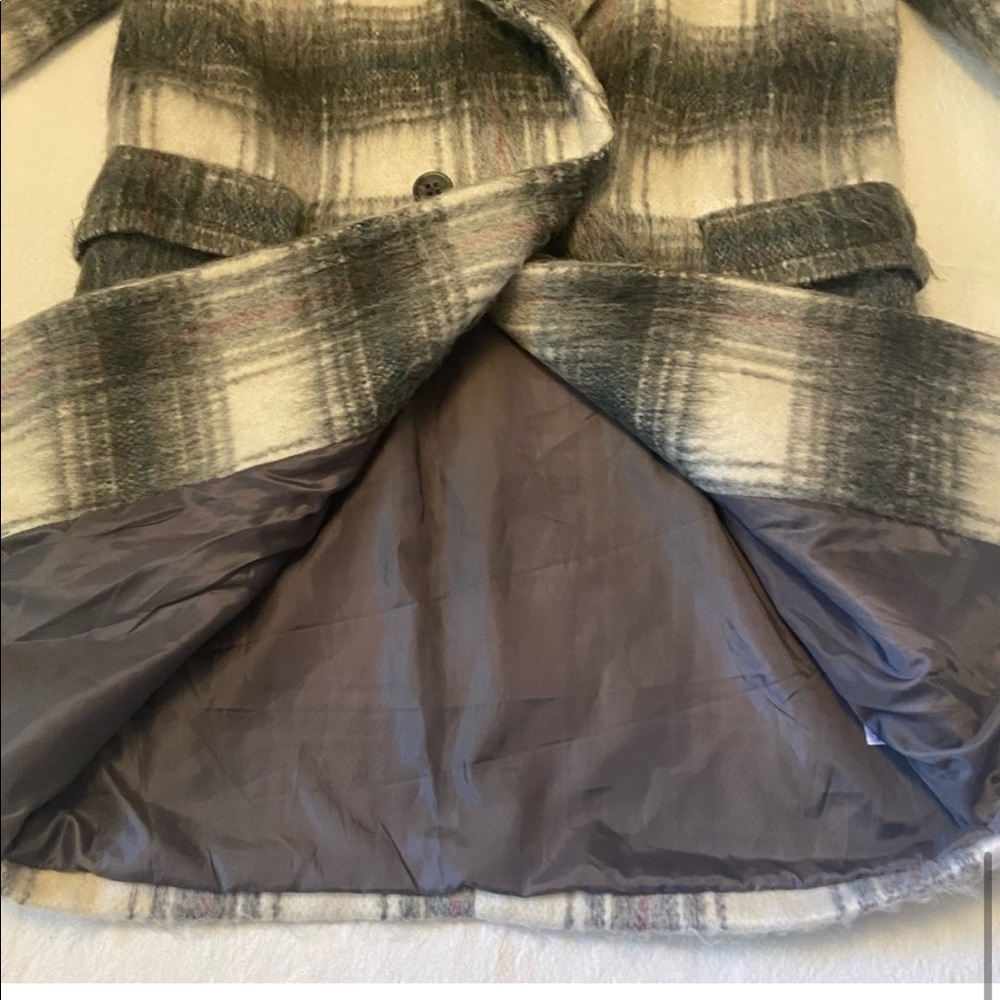 SOLD | Tokyo Darling | Oversized Fuzzy Plaid Coat - Picture 13 of 16